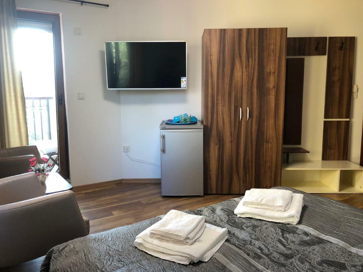 Breeze Guest House Tsjernomorets Eksteriør bilde
